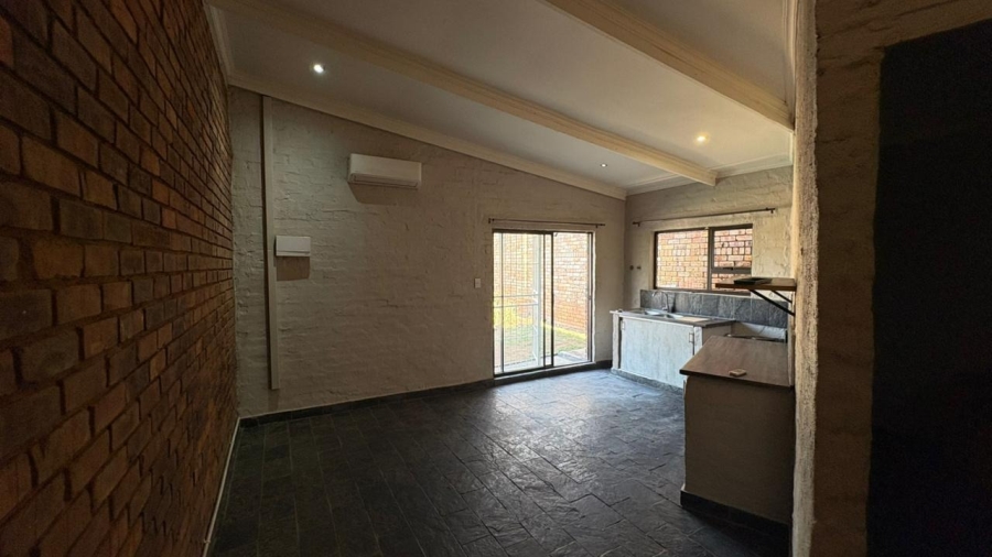 To Let 1 Bedroom Property for Rent in Safari Gardens North West